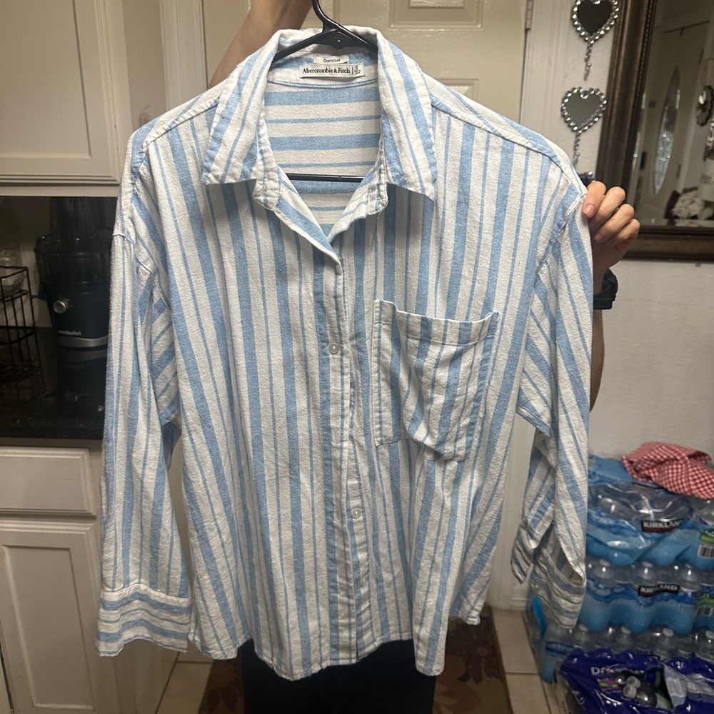 Abercrombie & Fitch Blue and White Casual Button Down Shirt